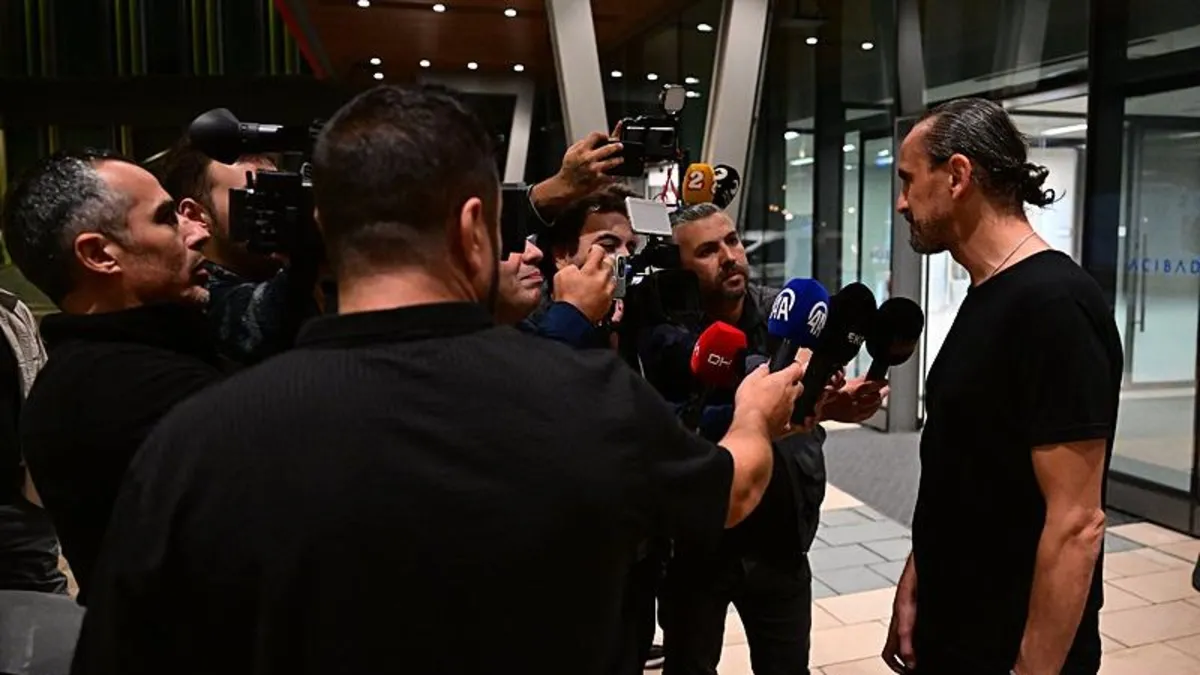 Tuncay Şanlı, silahlı saldırıya Serhat Akın'ı hastanede ziyaret etti