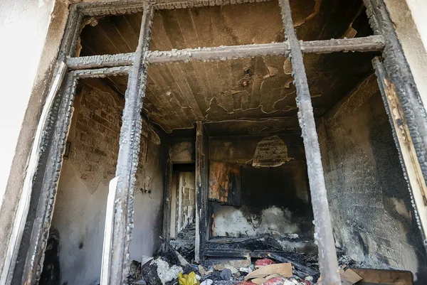 manavgattaki-yanginda-evi-kule-donen-kadin-yasadiklarini-gozyasiyla-anlatti-bunlar-icimi-parcaliyor-1628425365927.jpg Manavgat'taki yangında evi küle dönen kadın yaşadıklarını gözyaşıyla anlattı: Bunlar içimi parçalıyor-3