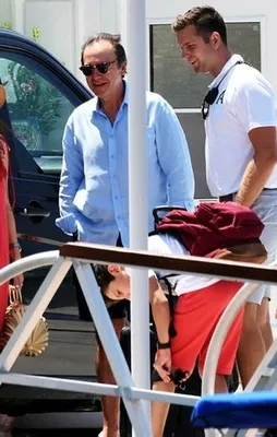 Yüzen sarayına böyle gitti