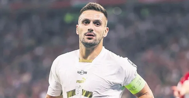 Sırp taraftarlardan yedeklerde başlayan Dusan Tadic'e destek yağdı: Kulübede oturmayı hak etmiyor