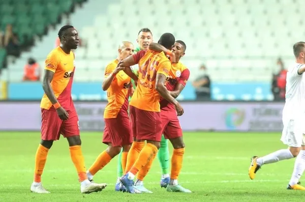 Galatasaraylı taraftarlar sosyal medyada kızgınlıklarını dile getirdi: Kerem'in zemin kadar değeri yok mu?-9