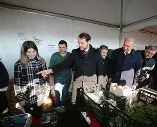 Bakan Berat Albayrak, Üsküdar tanzim satış noktasını ziyaret etti