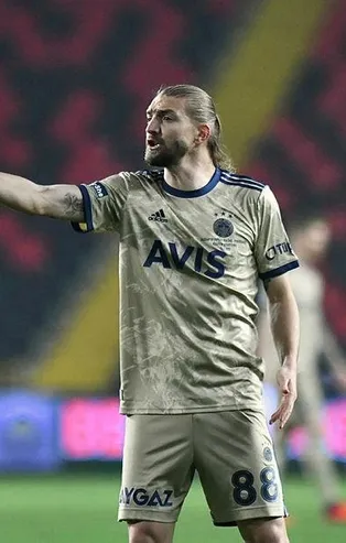 Caner Erkin'den Fenerbahçe Antalyaspor maçı öncesi dikkat çeken paylaşım