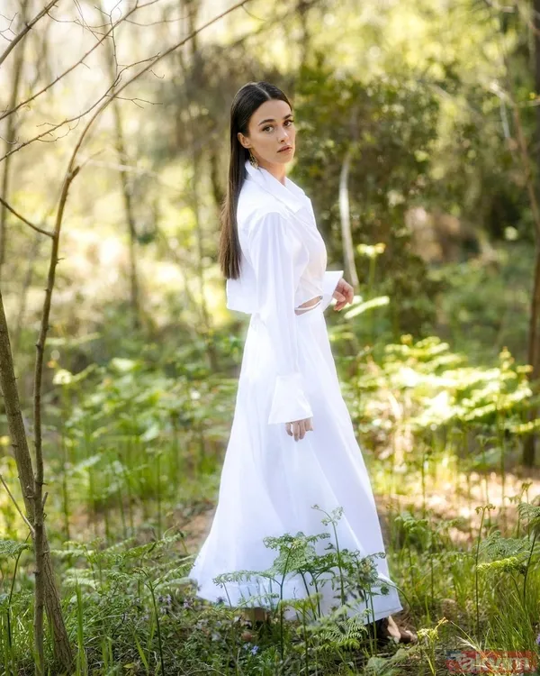 8 aylık hamile olan Hande Soral vücudunu saran elbisesiyle paylaştı! İsmail Demirci’nin biricik aşkına bakın! “Gözlerime inanamıyorum” - 3