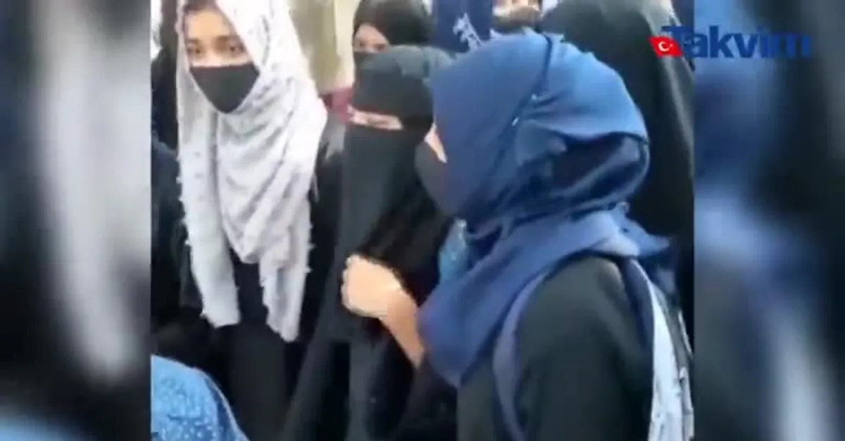 Hindistan’da skandal başörtü kararı
