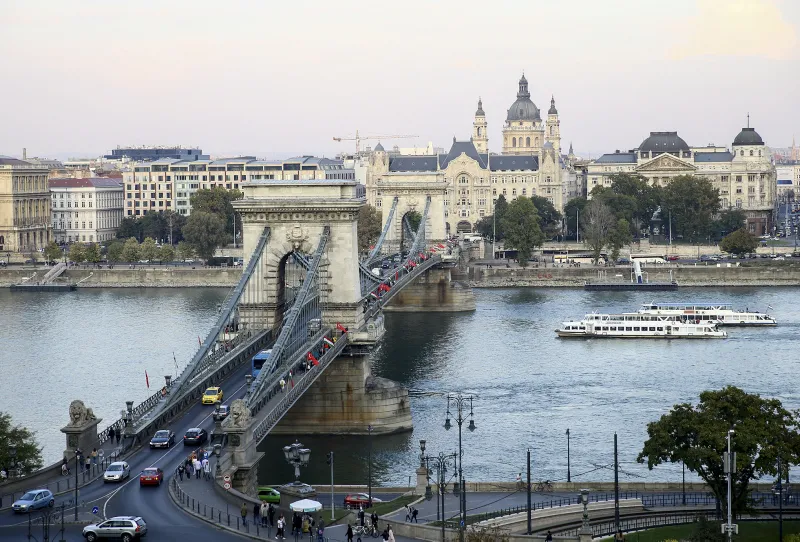 Macaristan'da Başkan Erdoğan hazırlığı! Her yer Türk bayraklarıyla süslendi! - 3