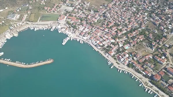 yazlik-kiralari-tavan-yapti-250-bin-euroya-bir-ay-bodrum-marmaris-fethiye-alacati-cesmede-yazlik-kiralari-ne-k-1649920267150.jpg Yazlık kiraları tavan yaptı! 250 bin euroya bir ay... Bodrum, Marmaris, Fethiye, Alaçatı, Çeşme'de yazlık kiraları ne kadar?-8