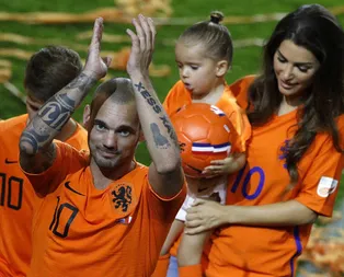 Wesley Sneijder ve Yolanthe Cabau boşanıyor! İşte ilk açıklama