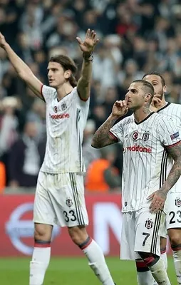 Beşiktaş-Benfica maçı capsleri sosyal medyayı salladı