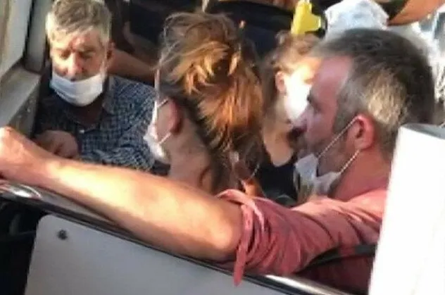 Arnavutköy'de yanındaki kadına otobüste tokat atan kişiden şoke eden savunma: Şakalaşmak için yaptım