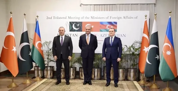 pakistan-turkiye-azerbaycan-pakistan-uclu-isbirligimizi-derinlestirmeye-karar-verdik-1610551249603.jpg Pakistan: Türkiye-Azerbaycan-Pakistan üçlü işbirliğimizi derinleştirmeye karar verdik-2