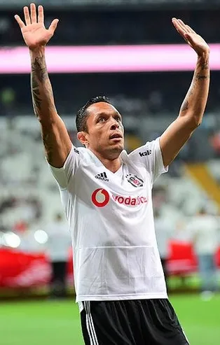 Beşiktaş’a çifte şok