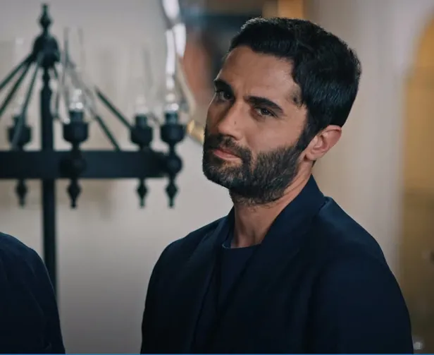 edho-200-bolum-fragmani-fedailer-suretini-gosterecek-biri-firarda-otekisi-mapusta-1623825055914.jpg EDHO 200. bölüm fragmanı: Fedailer suretini gösterecek! Biri firarda, ötekisi mapusta-3