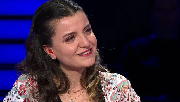 Kim Milyoner Olmak İster tarihinde bir ilk! Buket Ela Demirel Erol hem ağladı hem ağlattı...