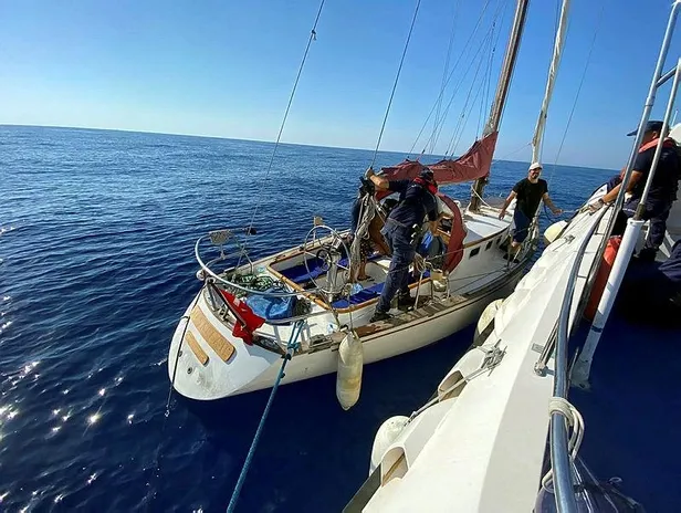 muglada-yunanistana-kacmaya-calisan-17-fetocu-teknede-yakalandi-1662731621453.jpeg Muğla'da Yunanistan'a kaçmaya çalışan 17 FETÖ'cü teknede yakalandı-2