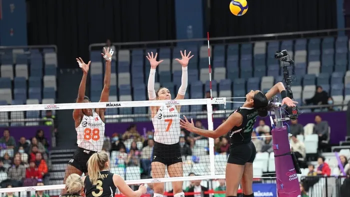 nefes-kesen-maci-eczacibasi-kazandi-dunyanin-en-buyugu-oldu-1702852606362.jpeg Nefes kesen maçı Eczacıbaşı kazandı! Dünyanın en büyüğü oldu-3