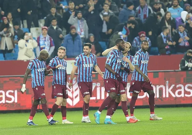 Trabzonspor, Antalyaspor'u yenerek kupada yarı finale yükseldi | MAÇ SONUCU-3