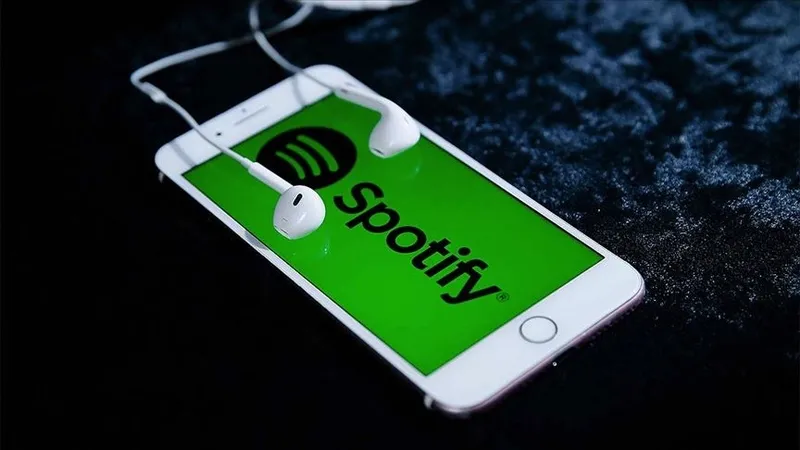 spotifyda-20-yil-surprizi-ilk-dinlediginiz-sarkiyi-hatirliyor-musunuz-1778604762159.jpg Spotify’da 20. yıl sürprizi: İlk dinlediğiniz şarkıyı hatırlıyor musunuz?-6