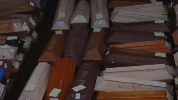 Cesetler doldu taştı! O ülkede koronavirüs alarmı!-5