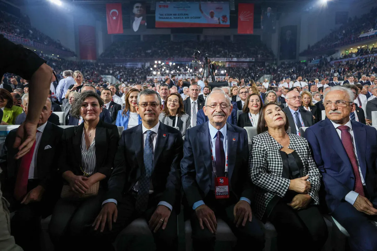 kilicdaroglu-kirden-arinalim-dedi-ortalik-karisti-chpde-herkes-birbirine-saydirdi-1779372194979.jpg Kılıçdaroğlu “kirden arınalım” dedi ortalık karıştı: CHP'de herkes birbirine saydırdı-3