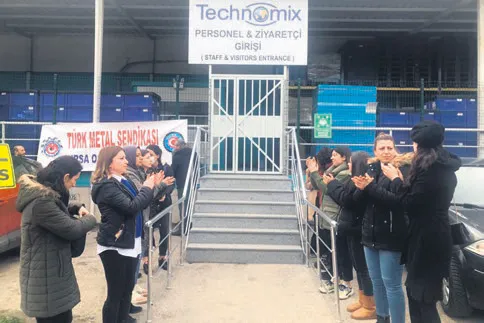 chpli-meclis-uyesinden-kadin-isci-kiyimi-kadin-calisanlari-sendikali-diye-kapi-onune-koydu-1646619200717.jpg CHP'li meclis üyesinden kadın işçi kıyımı! Kadın çalışanları sendikalı diye kapı önüne koydu-3