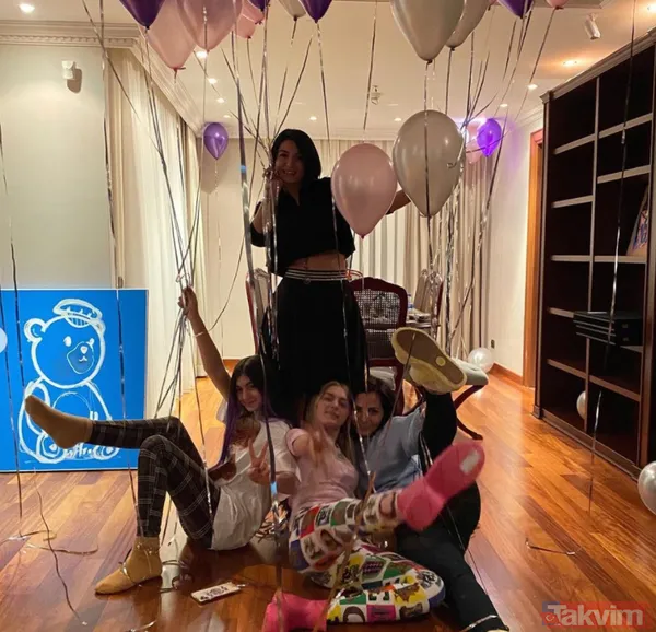 Aleyna Tilki'nin süper minili, elleri kelepçeli pozuna annesi Havva Öztel bakın ne dedi! Olay yaratan fotoğraf... - 4