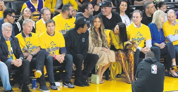 Sen misin yakınlaşan!