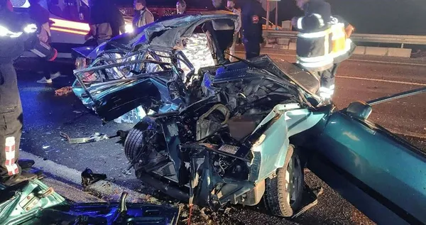 Aydın'da feci kaza! Tofaş hurdaya döndü!-3