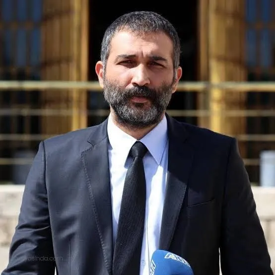 dosya-haber-takvimcomtr-tek-tek-desifre-etti-iste-teror-orgutu-dhkp-cye-destek-veren-isimler-1707245128087.jpeg DOSYA HABER | Takvim.com.tr tek tek deşifre etti! İşte terör örgütü DHKP-C güzellemesi yapan isimler...-12