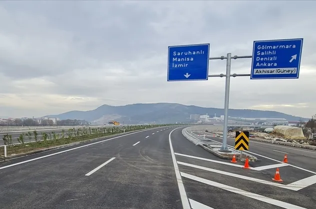 Trafik yoğunluğunu önemli ölçüde azaltacak! Akhisar çevre yolu Başkan Erdoğan'ın katılımıyla açıldı
