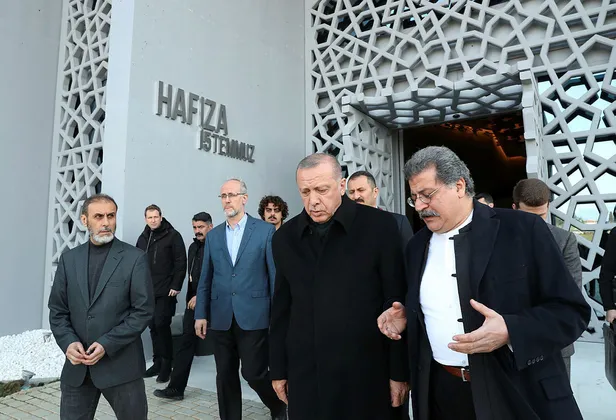 Başkan Erdoğan 15 Temmuz Şehitler Müzesi'ni ziyaret etti-3