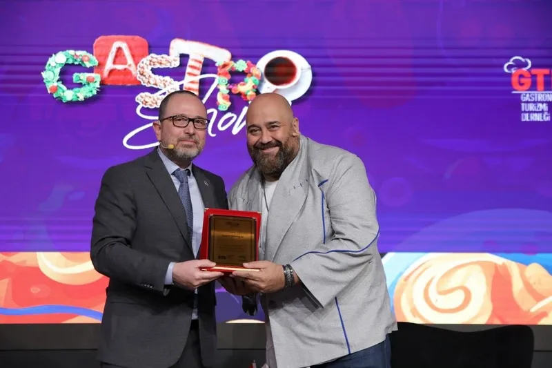 Gastronomi dünyasının önemli temsilcilerinden UNESCO’ya çağrı: "Sanat olarak tanımalı" | Ünlü şef Somer Sivrioğlu: "Hedef dünyada ilk 3"-5