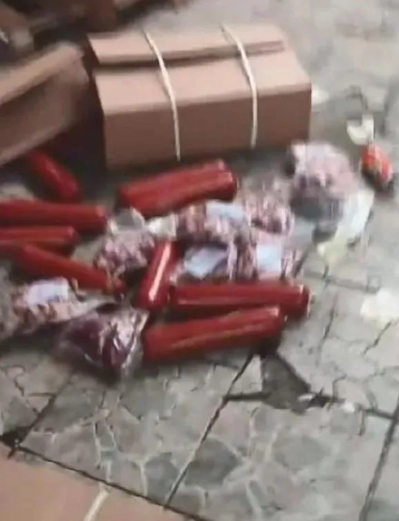 kurban-eti-yerine-kolilerden-bozuk-salam-sucuk-cikmisti-baba-ogulun-mahkeme-salonundaki-piskinlikleri-pes-dedi-1703166050022.jpeg Kurban eti yerine kolilerden bozuk salam, sucuk çıkmıştı! Baba- oğulun Mahkeme salonundaki pişkinlikleri pes dedirtti-2