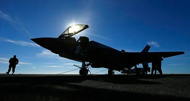 abd-kayip-f-35in-pesinde-pilot-kurtuldu-ucak-sirra-kadem-basti-1695026507477.jpg