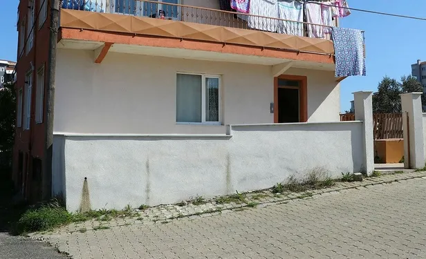 kan-donduran-olay-15-yillik-husumetlisinin-bogazini-kesti-25-yerinden-bicakladi-1649948187329.jpeg Kan donduran olay: 15 yıllık husumetlisinin boğazını kesti! 25 yerinden bıçakladı... "O olayı unutamadım"-2