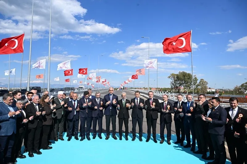 antalya-trafigine-nefes-274-milyon-tl-tasarruf-saglanacak-1775828873450.jpg Antalya trafiğine nefes: 274 milyon TL tasarruf sağlanacak-5