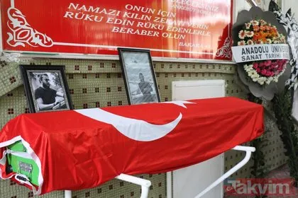 Bıçaklanarak öldürülen arkeolog Sinan Sertel’in cenazesinde kahreden detay!