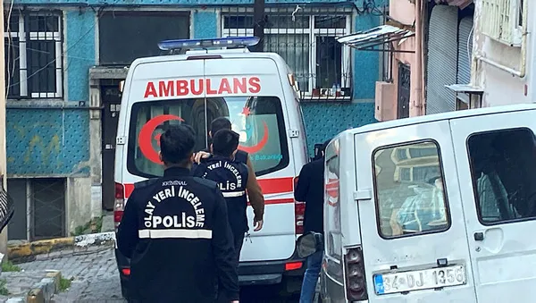 1638860539672.jpg Beyoğlu'nda korkunç olay! 60 yaşındaki adam bıçaklanarak öldürülmüş şekilde bulundu! Oğlu gözaltında-5