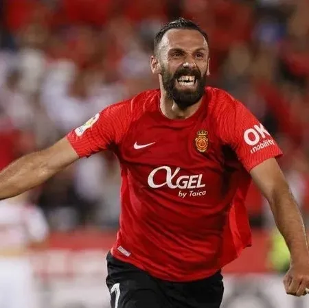 Muriqi’den 4 yıllık imza