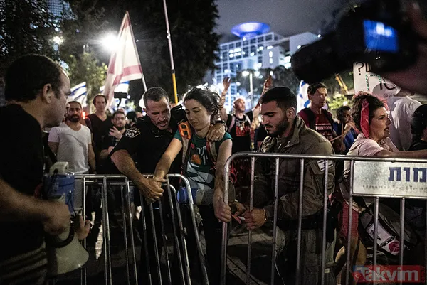 Tel Aviv'de kafesli protesto! Onlarca İsrailli, Netanyahu'nun istifası için sokaklara döküldü: Sen baştasın, sen suçlusun - 9