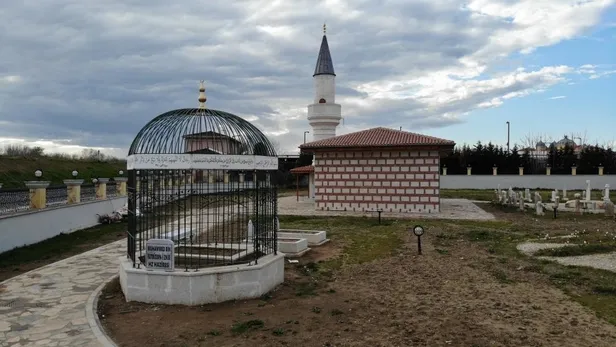 CHP'li belediyeden ecdada büyük saygısızlık: Fatih Sultan Mehmed Han'ın hocası ile hocasının eşine ait mezar ve türbeyi yıktı-7