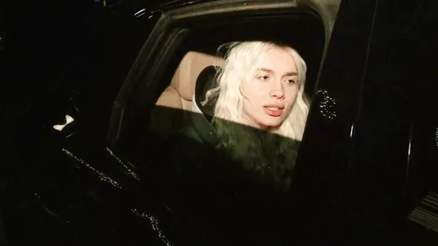 once-seranay-sonra-aleyna-haldun-demirhisar-kimdir-kac-yasinda-aleyna-tilki-ile-goruntulenen-haldun-demirhisar-evli-mi-esi-kim-1640334782935.jpg Aleyna Tilki ile görüntülenen Haldun Demirhisar evli mi, eşi kim? Önce Seranay sonra Aleyna! Haldun Demirhisar kimdir, kaç yaşında?-4