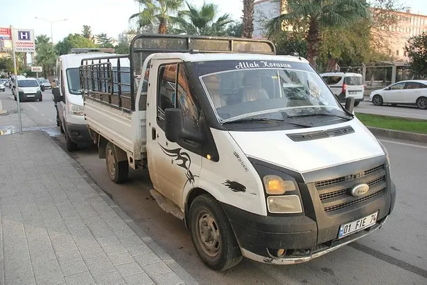 Adana'da seyir halindeyken kalp krizi geçirdi, polis camı kırarak hayat kurtardı...-2