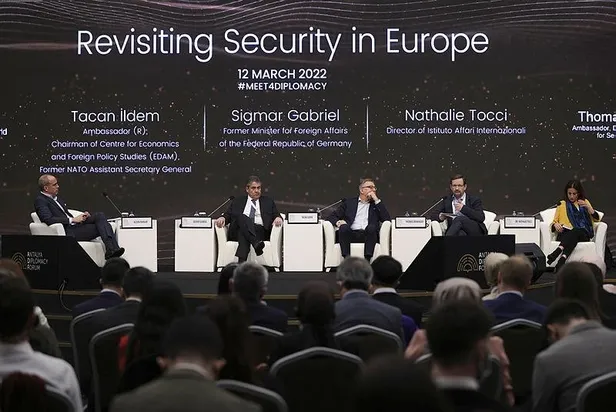 Patriotlar konusundaki samimiyetsizliği de PKK meselesini de açık açık anlattı! Eski Alman bakan Gabriel'den itiraf gibi açıklamalar-2