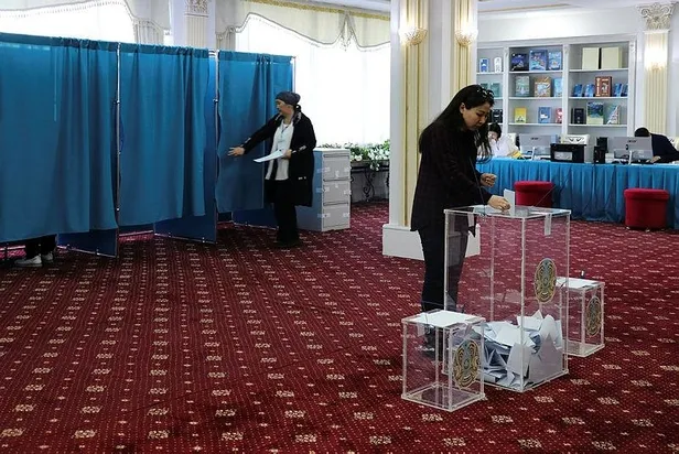 kazakistan-anayasada-degisikligine-gidiyor-referandumda-evet-oyu-cikti-1654494943658.jpeg