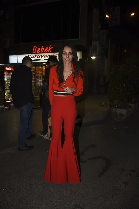 Ünlü oyuncu Çağatay Ulusoy ile Bestemsu Özdemir aşk mı yaşıyor?-5