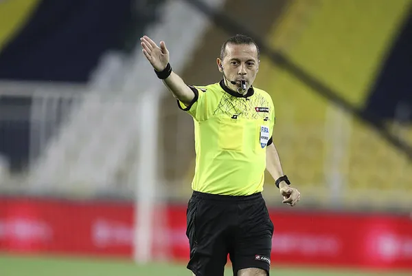 1608813846086.jpg SON DAKİKA! Fenerbahçe - Başakşehir maçı hakemi Bahattin Şimşek'le ilgili şok iddia: Cüneyt Çakır'dan rövanşı mı aldı?-5