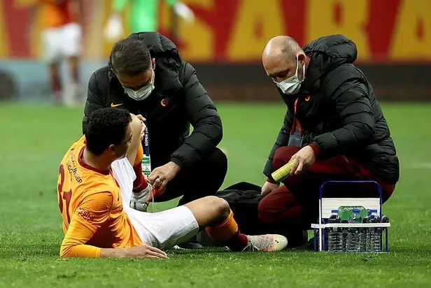 galatasaraydan-besiktas-macinda-sakatlanana-mostafa-mohamed-icin-flas-aciklama-1620581271504.jpeg Galatasaray'dan Beşiktaş maçında sakatlanana Mostafa Mohamed için flaş açıklama!-1