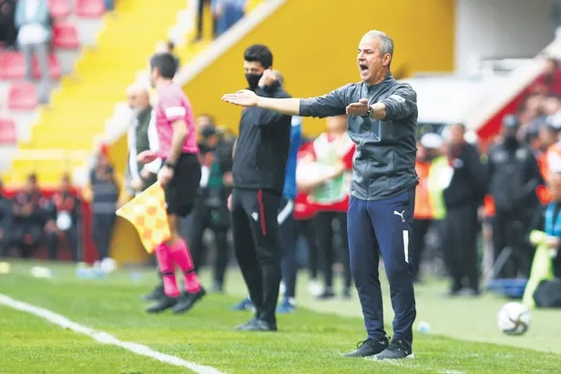 transfer-gundeminin-en-cok-konusulan-ismi-sorlothun-menajeri-bugun-istanbula-geliyor-1652307658800.jpeg Transfer gündeminin en çok konuşulan ismi Sörloth'un menajeri bugün İstanbul'a geliyor-3