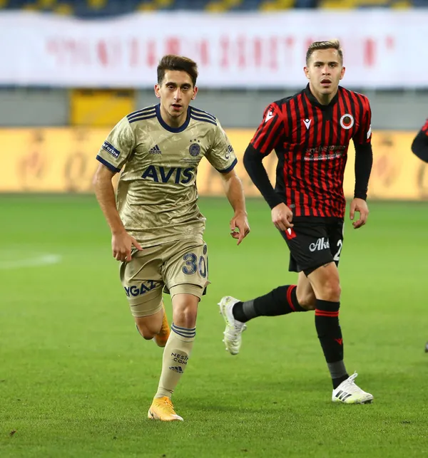 fenerbahce-imza-attiramadi-omer-faruk-beyaz-artik-40-milyon-euro-1611394558731.jpg Fenerbahçe imza attıramadı! Ömer Faruk Beyaz artık 40 milyon euro-3